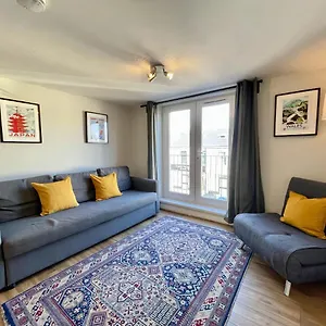  Apartment **6 Person City Centre Apartment**