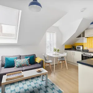  Apartment Albany 2 By Black Door