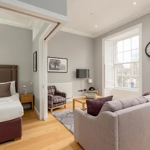Destiny Scotland - Princes Street Apartment Edinburgh